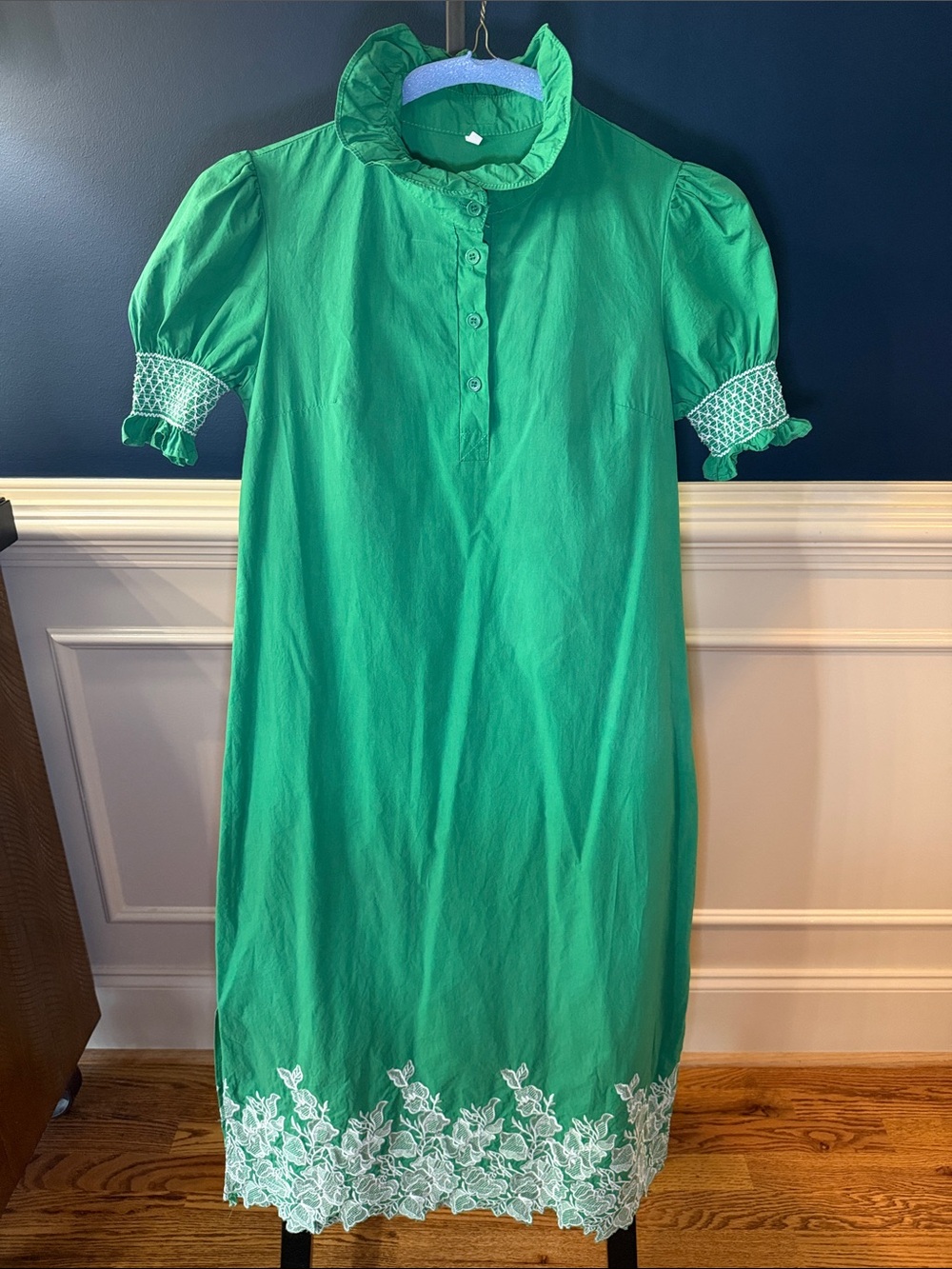 Green Embroidered Women's Dress with Ruffled Collar